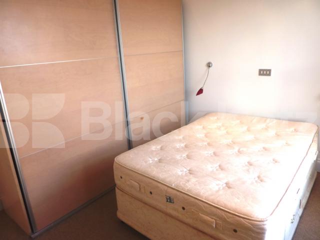 			MODERN ONE BED WITH ROOF TERRACE!, 1 Bedroom, 1 bath, 1 reception Flat			 Tollington Way, HOLLOWAY